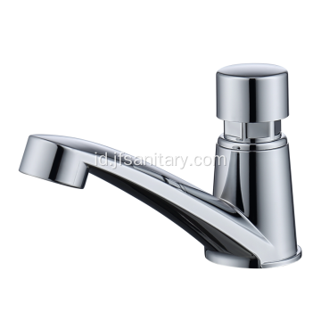 Faucet wastafel plastik dengan berlapis krom